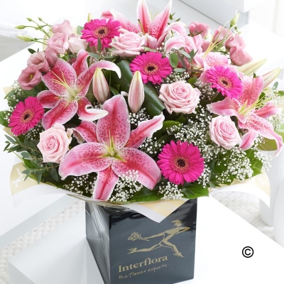Extra Large Pink Radiance Hand tied with Chocolates**
