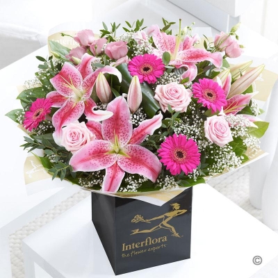 Pink Radiance Handtied with Chocolates