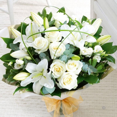 Wonderfully White Hand tied With White Wine