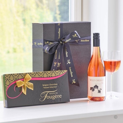 Rose Wine and Dessert Chocolates Gift Set