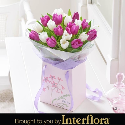 Mothers Day Tulip Gift Bag with 180g Belgian Chocolates