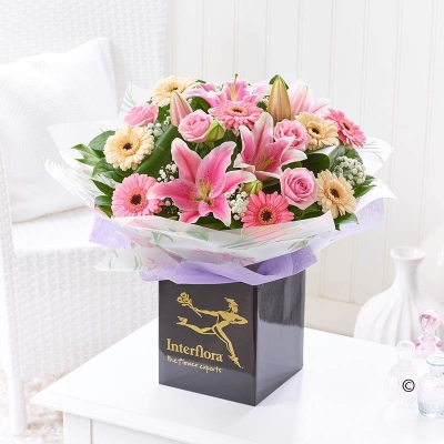 Mothers Day Hand tied with 180g Belgian Chocolates