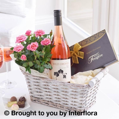 Luxury  Rose Wine Gift Basket