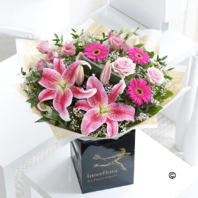 Pink Radiance Hand tied with Chocolates**