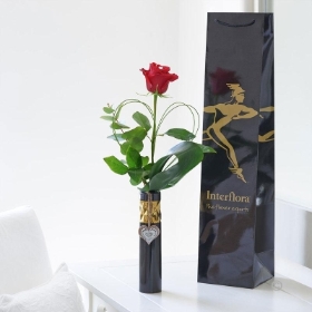 Single Kiss Rose Vase With Chocolates