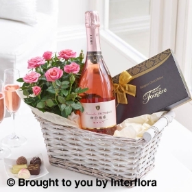 Luxury Sparkling Rose Wine Gift Basket