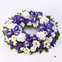 Mixed Blue and White Wreath