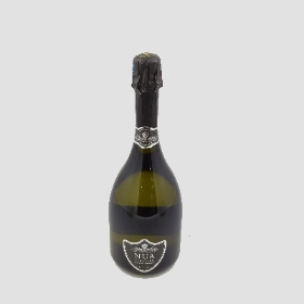 Bottle of Nua Prosecco