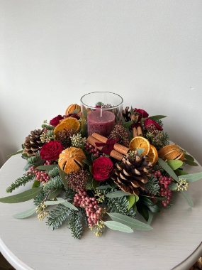 Luxury Winter Berry & Spice Candle Arrangement